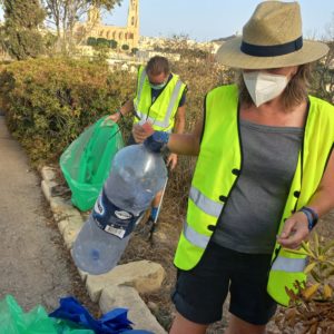 Fort Chambray bastions litter pick